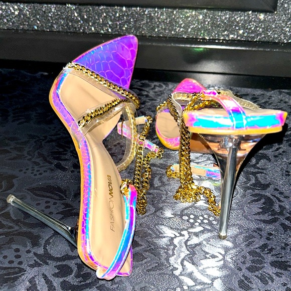 Fashion Nova high heeled brand new Silver, purple and gold chain sandal size 10 - Picture 5 of 5